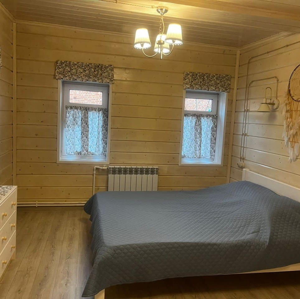 Двуспальная кровать